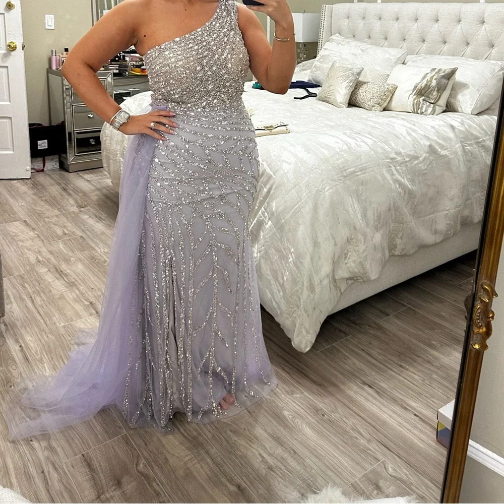 Elegant One-Shoulder Stone-Embellished Dress – Perfect for Formal Events - Picture 2 of 4